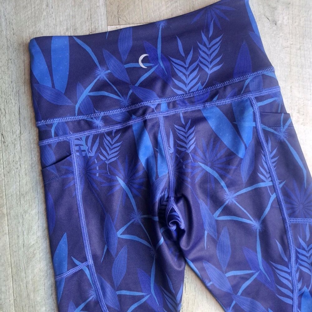 ZYIA Active Azul Paradise Pocket Light N Tight High Rise Capri Leggings Size 2